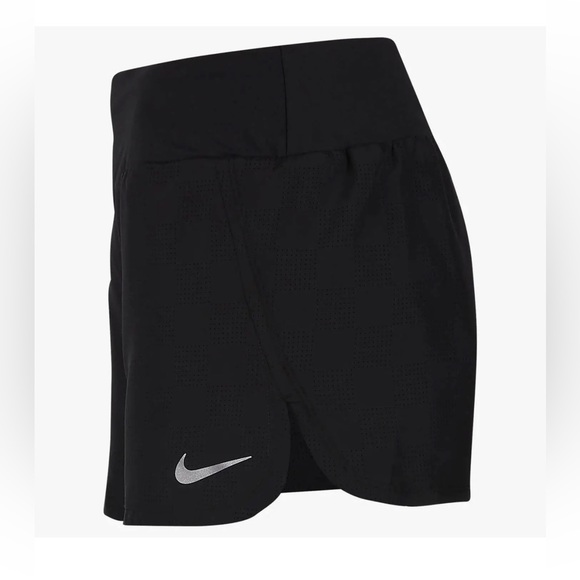 Nike Women's Crew Shorts Black Perforated Woven Fabric Size 2XL - Picture 4 of 10